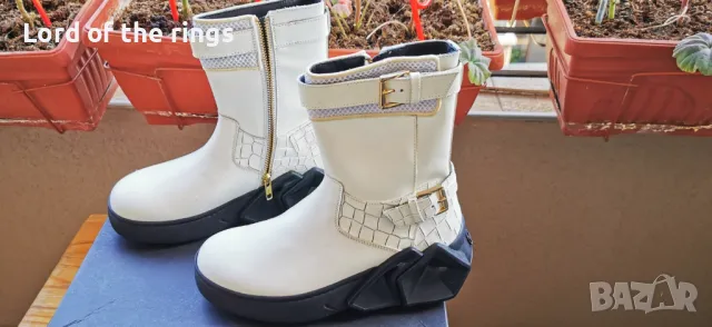 Оригинални маркови дамски кожени боти HIDE & JACK - 37 номер