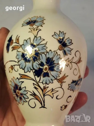 две порцеланови вази унгарски порцелан  с позлата Zsolney  22/2, снимка 4 - Вази - 49180707
