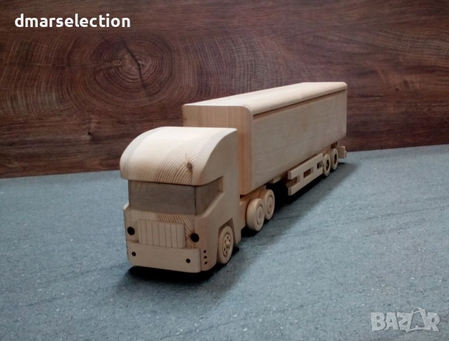 Декоративен дървен камион влекач с ремарке DMAR 114MP2, снимка 2 - Колекции - 51895373