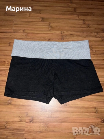 Victoria’s Secret Pink бели и сиви къси панталони с кристали, снимка 2 - Спортни екипи - 53540192