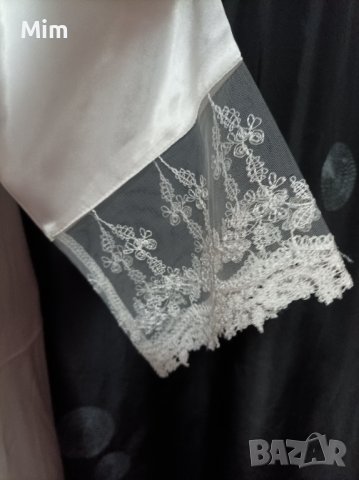 Jest S/M Бял сатенен дълъг халат с дантела , снимка 6 - Нощници - 37192369