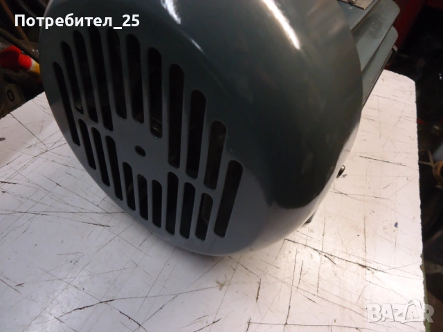 Трифазен ел.мотор 2,2Kw - 1400 об/мин., снимка 3 - Електродвигатели - 53436380