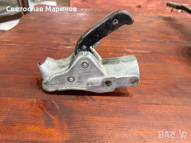 Лапа за теглич ( AL KO и KNOTT ), снимка 2 - Части - 52972809