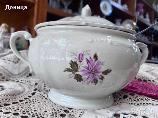 Горски слез и Изида Бароков супник  Интересното при него е, че е с капак без декорация, но така съм , снимка 2 - Прибори за хранене, готвене и сервиране - 50762743