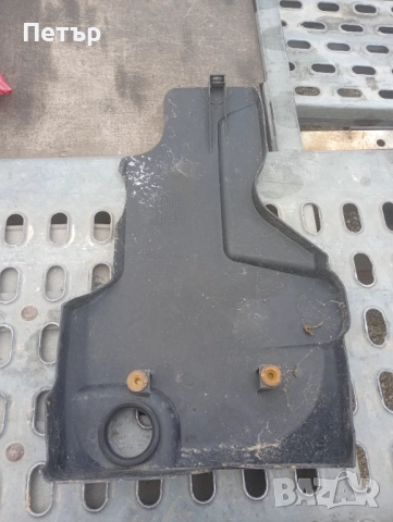 Декоративен капак двигател IVECO 3.0D 2005-2012г, снимка 2 - Части - 52681890