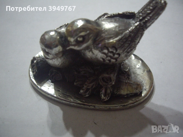 Две влюбени птички.