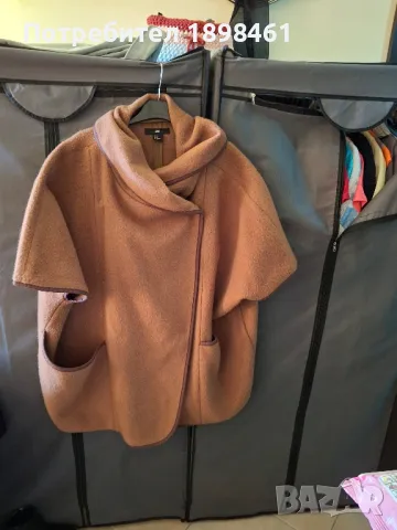 Кафяво пончо ,чиста вълна. Без забележки. Размер L но отговаря на XL. Само днес нова цена 5 лв.