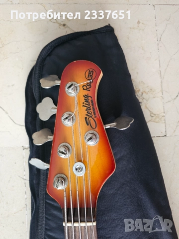 Продавам: Sterling Ray35 by Music Man – 5-струнен бас с активна електроника, снимка 4 - Китари - 52373205
