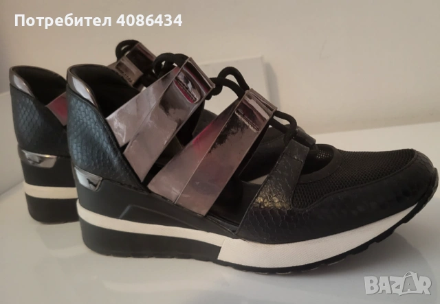 Спортни дамски обувки, кожа, лак и текстил