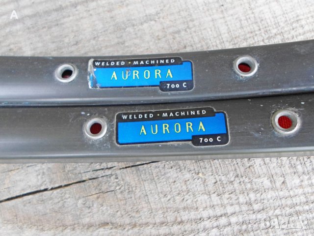 Шосейни шини/за 32 спици/, снимка 3 - Части за велосипеди - 32702857