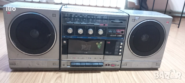 Руски касетофон Вега.