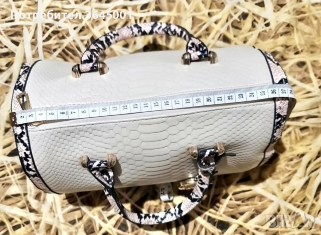 Дамска чанта от изкуствена кожа с змийски мотиви, къси дръжки и дълга дръжка през рамо. Нова , снимка 6 - Чанти - 52728498