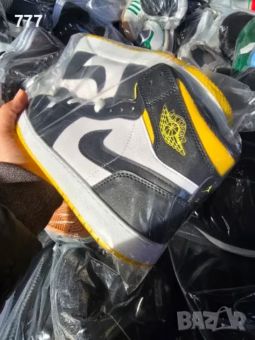 маратонки NIKE