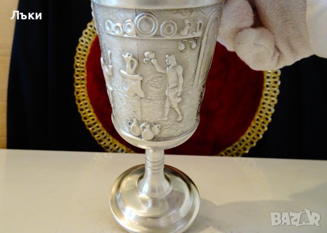 Чаша от калай за вино с релефна кръчмарска картина. , снимка 6 - Антикварни и старинни предмети - 44116999