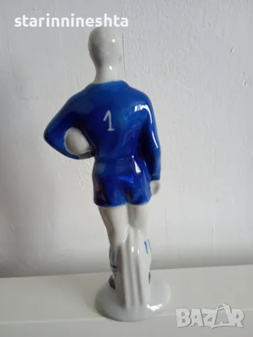 РЕДКАЖ Бисер Михайлов статуетка Левски Порцеланова Фигура  футбол футболист порцелан , снимка 4 - Антикварни и старинни предмети - 48636764
