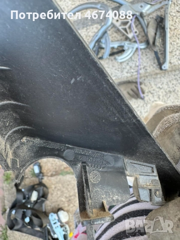 Декоративна пластмаса под преден капак на Ауди Audi A8 D4 H4 само за 20лв. 4h0971871, снимка 4 - Части - 52727072