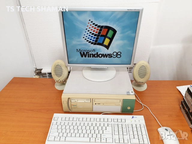 ⭐Продавам рядък ретро компютър FUJITSU SIEMENS с много ретро игри⭐, снимка 3 - Геймърски - 51933875