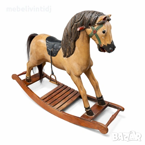 Винтидж дървено люлеещо се конче