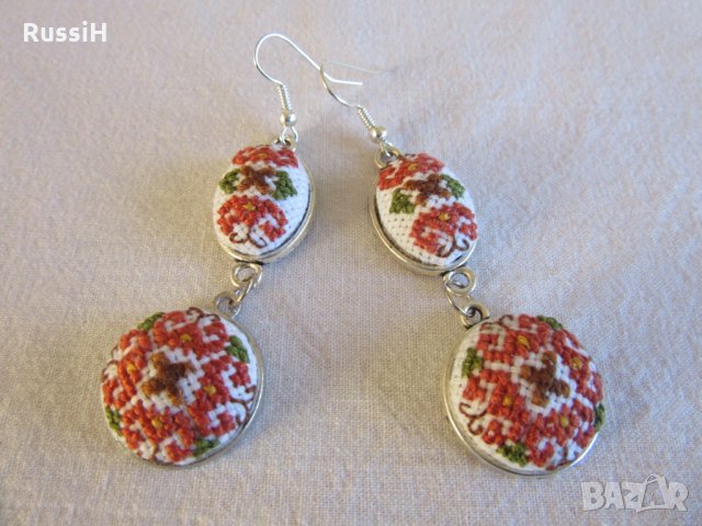 Ръчно бродирани бижута  с българска шевица, снимка 5 - Бижутерийни комплекти - 28672146