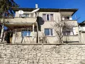 Къща в централната част на ВЕЛИКО Търново с гараж. , снимка 2