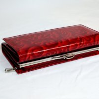  Страхотно  червено дамско портмоне естествена кожа, лак, перфектен подарък, снимка 4 - Портфейли, портмонета - 26925854