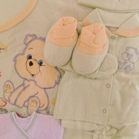 Луксозен комплект от 10 части с голяма пелена-чувал за пренасяне на бебе, снимка 3 - Комплекти за бебе - 39489135