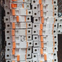 Продавам монофазни Автоматични предпазители Merlin Gerin оранжева серия, E61N, снимка 3 - Друга електроника - 43848264