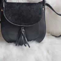италианска черна чанта с естествена кожа и пони косъм, снимка 3 - Чанти - 44018574