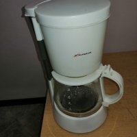 Продавам немска кафе машина с кана за 10 кафета, снимка 1 - Кафемашини - 32428024