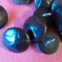 Военни копчета бакелит 23 бр.50-те г., снимка 2 - Антикварни и старинни предмети - 28123132
