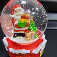 Коледно преспапие с Дядо Коледа  и мече , снимка 3 - Декорация за дома - 43195074