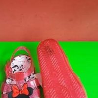 Английски детски сандали-силиконовиMINI MOUSE, снимка 4 - Детски сандали и чехли - 33166065