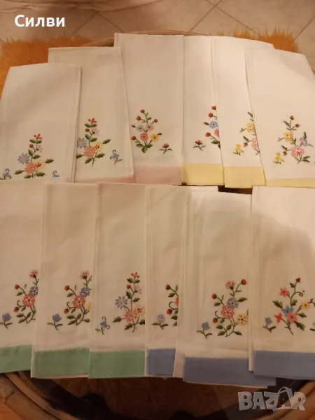  Салфетки за хранене 100 % памук с фабрична бродерия, снимка 1
