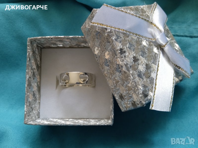 Нов,масивен сребърен пръстен тип халка със сърца. В кутия за подарък, снимка 1