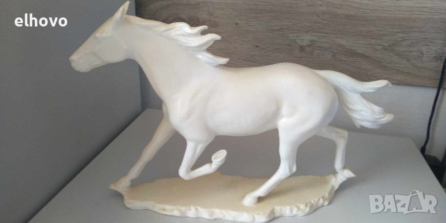 Порцеланов кон Goebel Germany 1977, снимка 2 - Антикварни и старинни предмети - 44079855