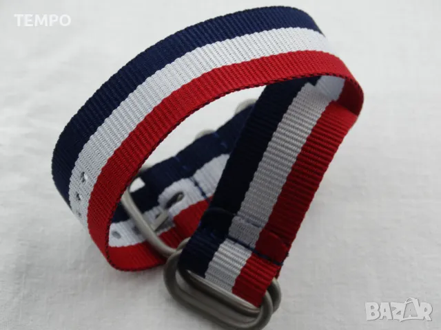 КАИШКА ZULU- ЧЕРВЕН / БЯЛ / СИН -22мм + ПОДАРЪК, снимка 5 - Каишки за часовници - 48146993
