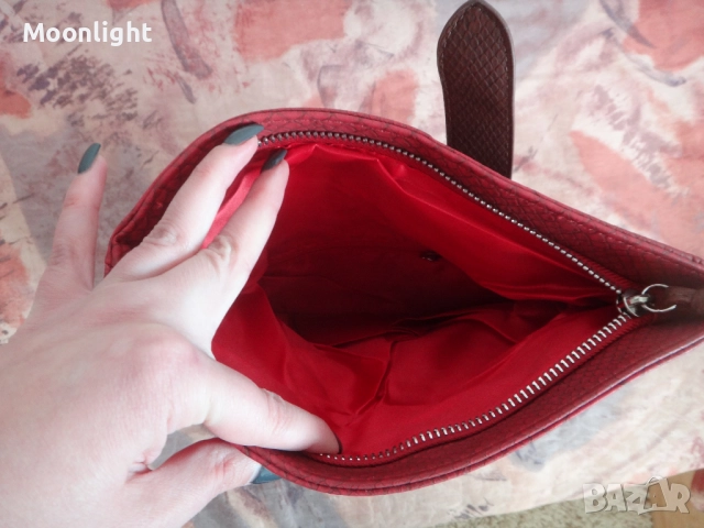 Нов Клъч от еко кожа в червено, снимка 8 - Чанти - 52628771