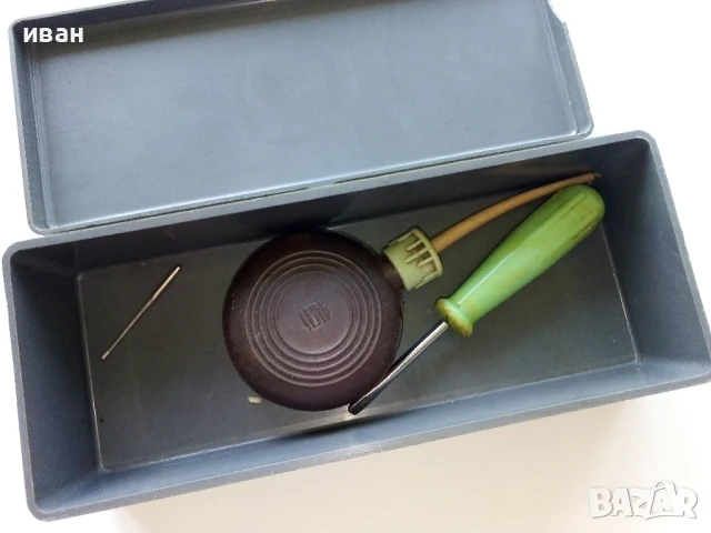 Стара кутия,комплект от шевна машина, снимка 3 - Други ценни предмети - 50681555