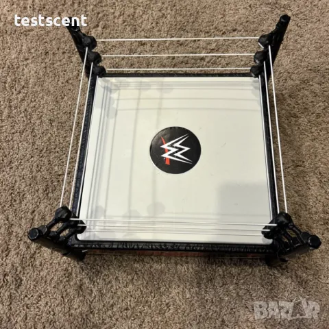 Ринг за играчки WWE Mattel Action Spring Ring Wrestling 2010г. пружиниращ, снимка 2 - Други - 46162964