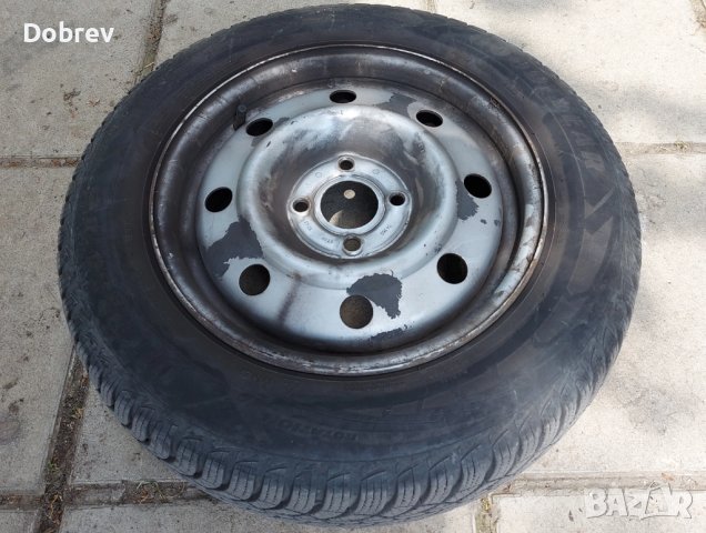 Продавам 4 бр. зимни гуми Goodyear 165/70/14 на метални джанти, снимка 2 - Гуми и джанти - 43855035