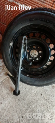 резервна гума с крик, снимка 3 - Гуми и джанти - 51369519