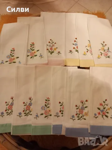  Салфетки за хранене 100 % памук с фабрична бродерия, снимка 1