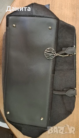 Дамска чанта DKNY, Leather,2015, снимка 3 - Чанти - 51115348