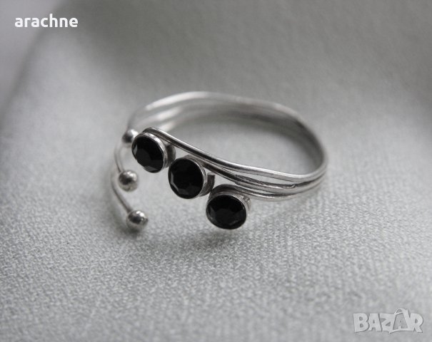 Стар виетнамски сребърен пръстен с три шлифовани индошинита/тектити/, снимка 2 - Пръстени - 39335339