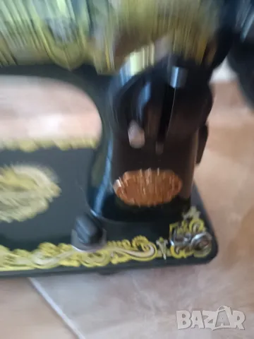 Шевна машина, снимка 3 - Антикварни и старинни предмети - 47861575