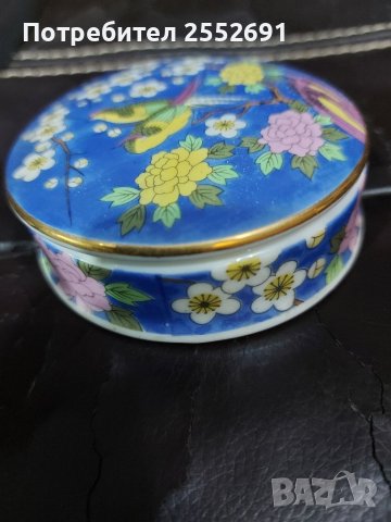 Порцеланова кутия 