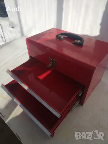 Кутия за инструменти с 2 чекмеджета. За съхранение на инструменти