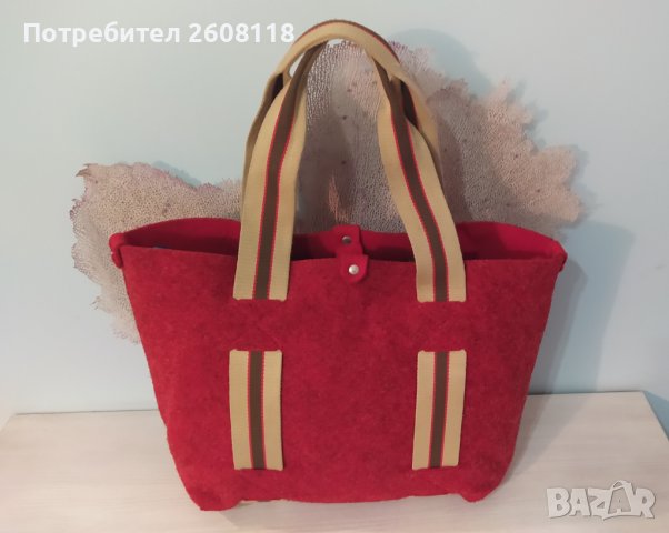 Червена зимна чанта – филц, голяма, снимка 3 - Чанти - 43223113