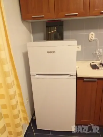 Хладилник с  камера