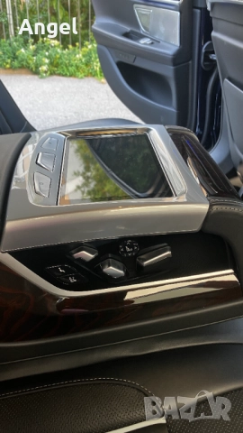 BMW 750 Уникат, Full, Massage, Bower & Wilkins, снимка 8 - Автомобили и джипове - 51710626